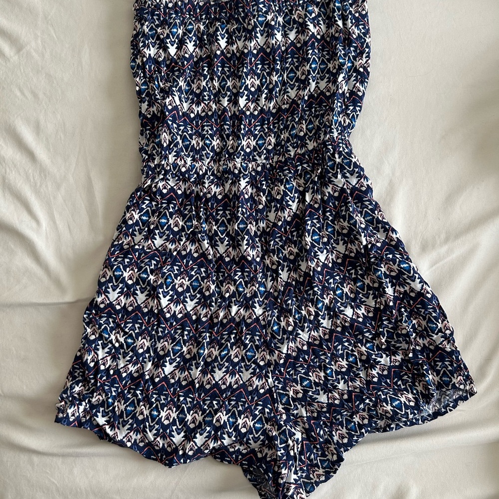 H&M Blue and White Patterned Strapless Romper